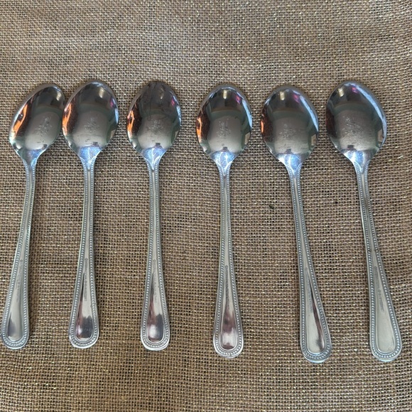 International Silver Company 18/10 Stainless Vietnam Beaded Flatware 10 Pieces - Picture 5 of 7